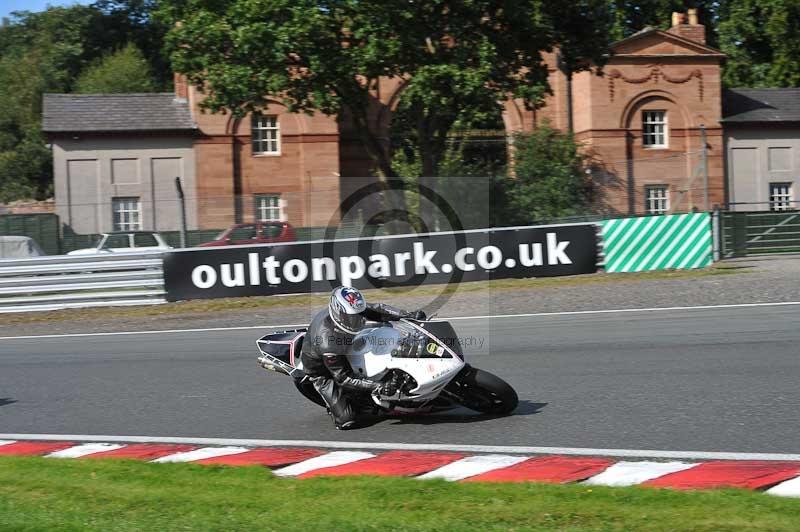 Motorcycle action photographs;event digital images;eventdigitalimages;no limits trackday;oulton park;oulton park circuit cheshire;oulton park photographs;peter wileman photography;trackday;trackday digital images;trackday photos