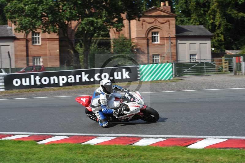 Motorcycle action photographs;event digital images;eventdigitalimages;no limits trackday;oulton park;oulton park circuit cheshire;oulton park photographs;peter wileman photography;trackday;trackday digital images;trackday photos