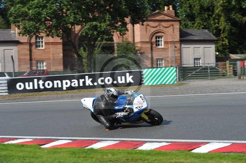 Motorcycle action photographs;event digital images;eventdigitalimages;no limits trackday;oulton park;oulton park circuit cheshire;oulton park photographs;peter wileman photography;trackday;trackday digital images;trackday photos