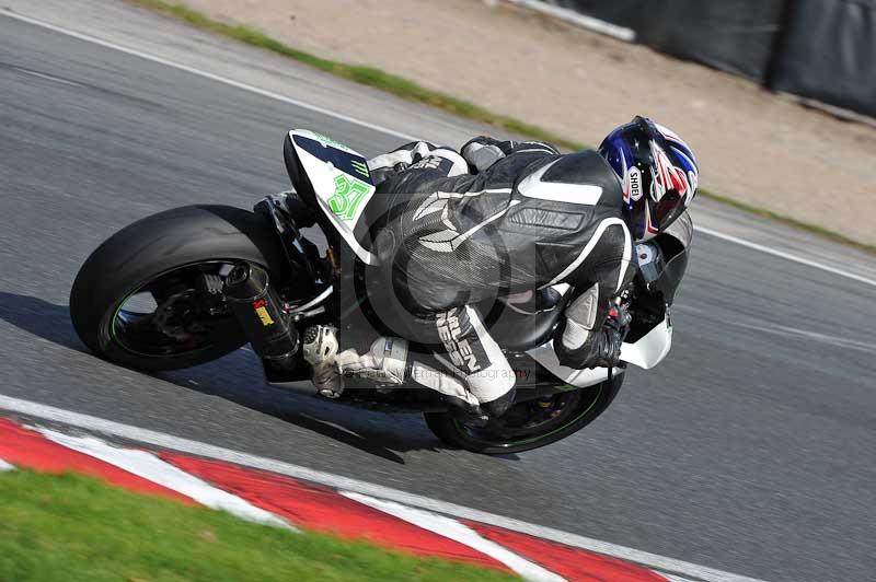 Motorcycle action photographs;event digital images;eventdigitalimages;no limits trackday;oulton park;oulton park circuit cheshire;oulton park photographs;peter wileman photography;trackday;trackday digital images;trackday photos