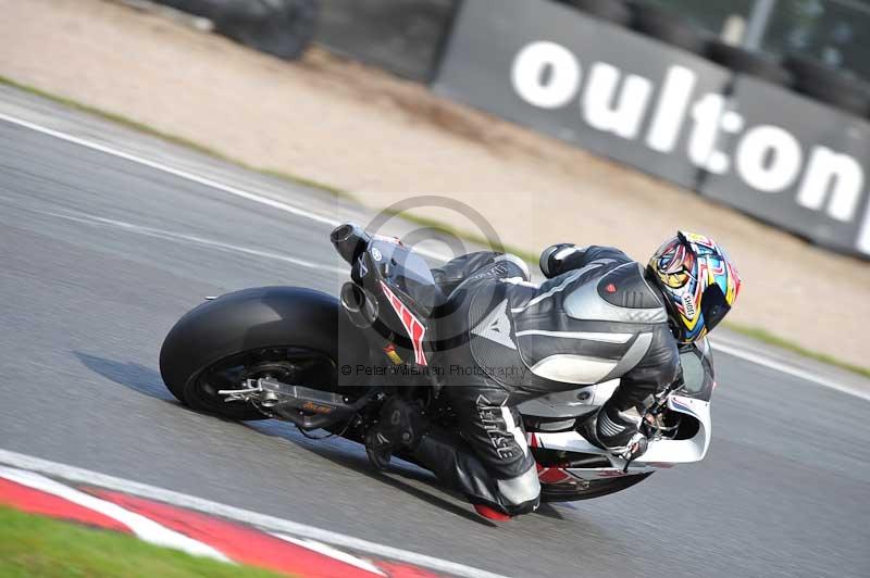 Motorcycle action photographs;event digital images;eventdigitalimages;no limits trackday;oulton park;oulton park circuit cheshire;oulton park photographs;peter wileman photography;trackday;trackday digital images;trackday photos