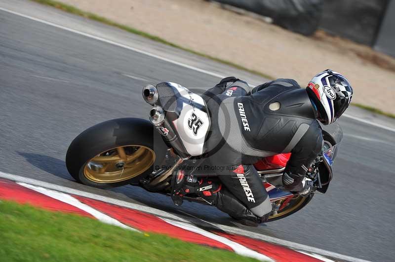 Motorcycle action photographs;event digital images;eventdigitalimages;no limits trackday;oulton park;oulton park circuit cheshire;oulton park photographs;peter wileman photography;trackday;trackday digital images;trackday photos