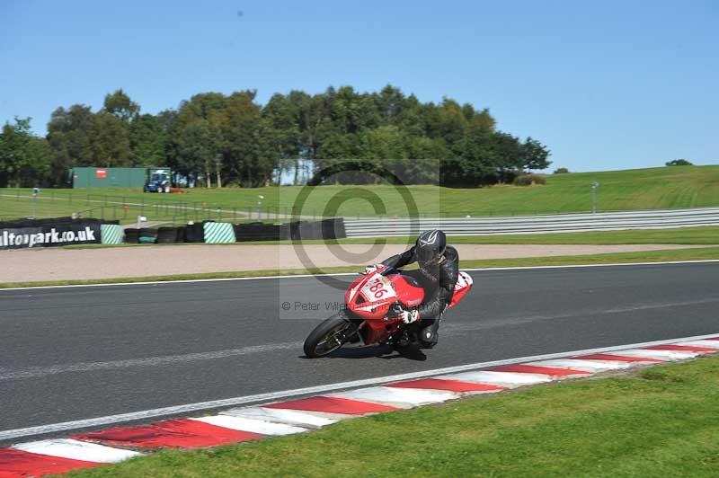 Motorcycle action photographs;event digital images;eventdigitalimages;no limits trackday;oulton park;oulton park circuit cheshire;oulton park photographs;peter wileman photography;trackday;trackday digital images;trackday photos