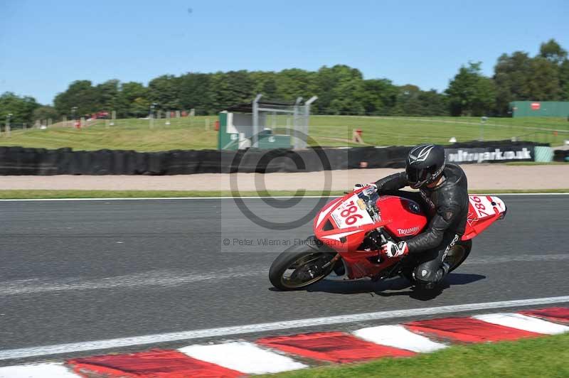 Motorcycle action photographs;event digital images;eventdigitalimages;no limits trackday;oulton park;oulton park circuit cheshire;oulton park photographs;peter wileman photography;trackday;trackday digital images;trackday photos