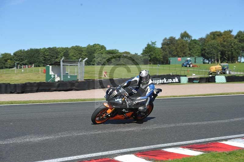 Motorcycle action photographs;event digital images;eventdigitalimages;no limits trackday;oulton park;oulton park circuit cheshire;oulton park photographs;peter wileman photography;trackday;trackday digital images;trackday photos