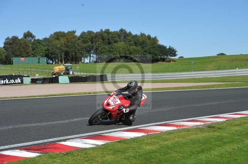 Motorcycle action photographs;event digital images;eventdigitalimages;no limits trackday;oulton park;oulton park circuit cheshire;oulton park photographs;peter wileman photography;trackday;trackday digital images;trackday photos