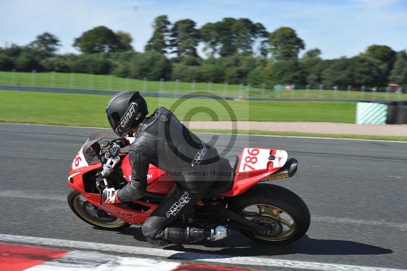 Motorcycle action photographs;event digital images;eventdigitalimages;no limits trackday;oulton park;oulton park circuit cheshire;oulton park photographs;peter wileman photography;trackday;trackday digital images;trackday photos