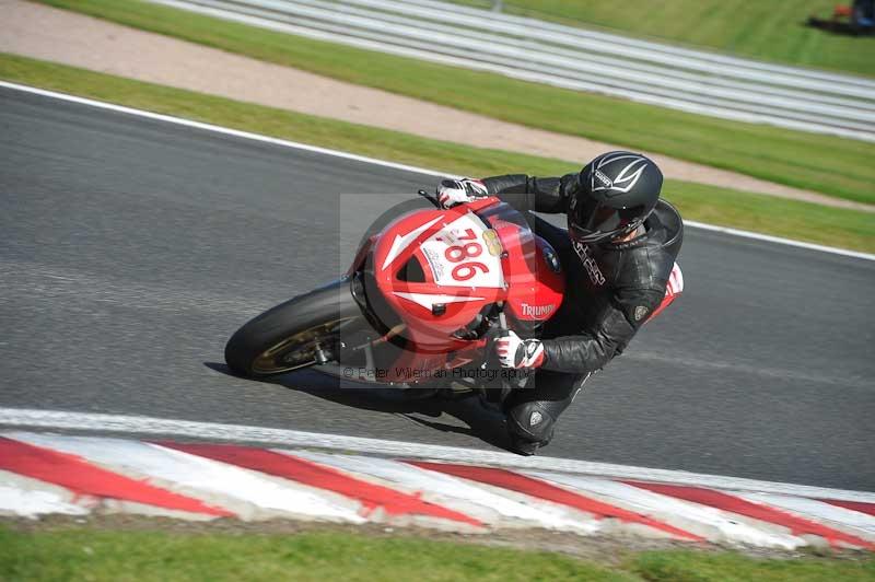 Motorcycle action photographs;event digital images;eventdigitalimages;no limits trackday;oulton park;oulton park circuit cheshire;oulton park photographs;peter wileman photography;trackday;trackday digital images;trackday photos