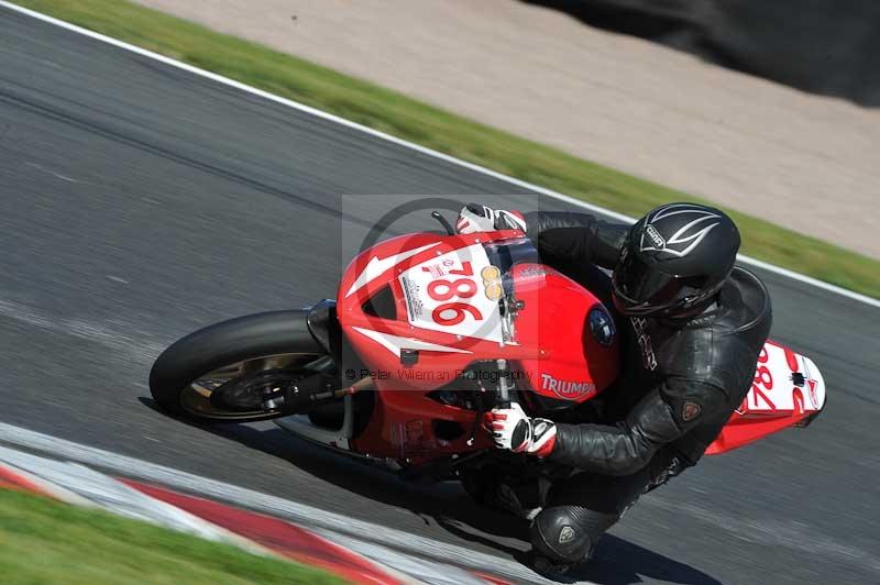 Motorcycle action photographs;event digital images;eventdigitalimages;no limits trackday;oulton park;oulton park circuit cheshire;oulton park photographs;peter wileman photography;trackday;trackday digital images;trackday photos