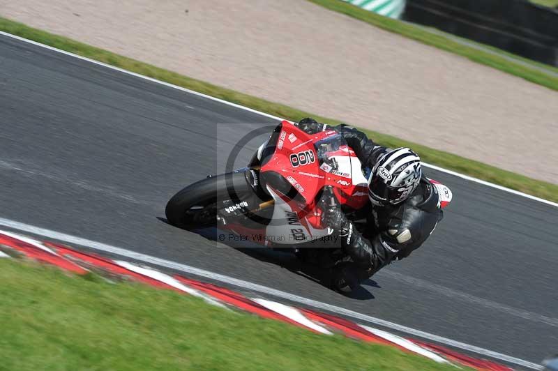 Motorcycle action photographs;event digital images;eventdigitalimages;no limits trackday;oulton park;oulton park circuit cheshire;oulton park photographs;peter wileman photography;trackday;trackday digital images;trackday photos