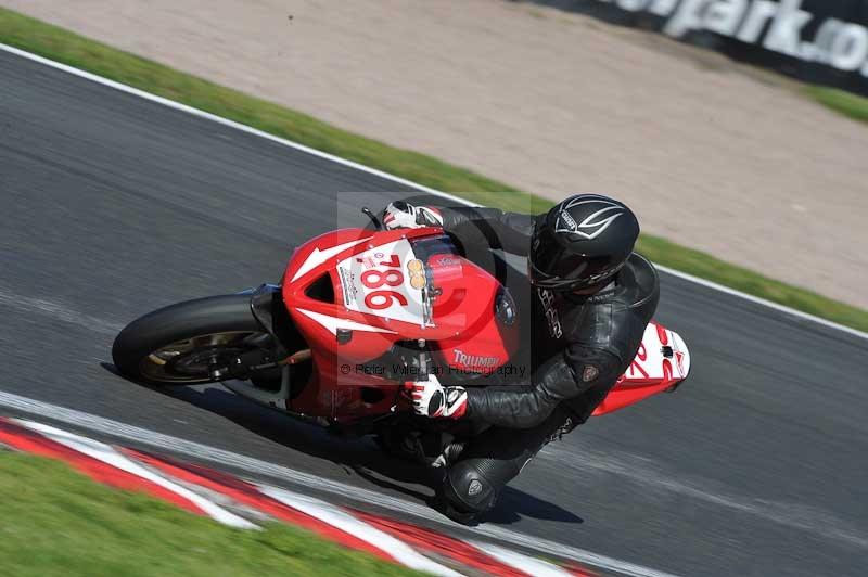 Motorcycle action photographs;event digital images;eventdigitalimages;no limits trackday;oulton park;oulton park circuit cheshire;oulton park photographs;peter wileman photography;trackday;trackday digital images;trackday photos
