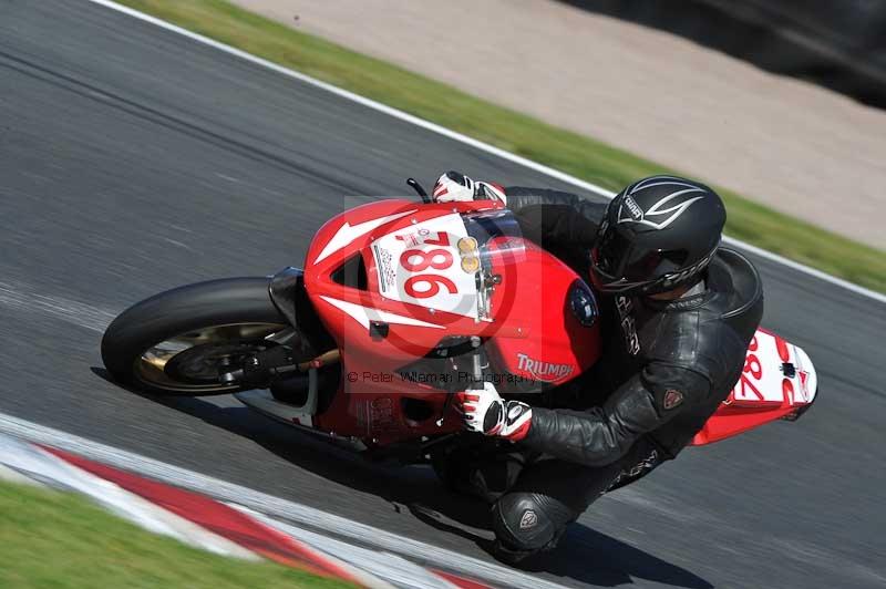 Motorcycle action photographs;event digital images;eventdigitalimages;no limits trackday;oulton park;oulton park circuit cheshire;oulton park photographs;peter wileman photography;trackday;trackday digital images;trackday photos