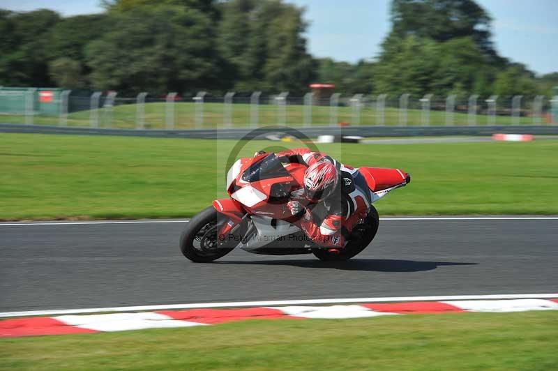 Motorcycle action photographs;event digital images;eventdigitalimages;no limits trackday;oulton park;oulton park circuit cheshire;oulton park photographs;peter wileman photography;trackday;trackday digital images;trackday photos