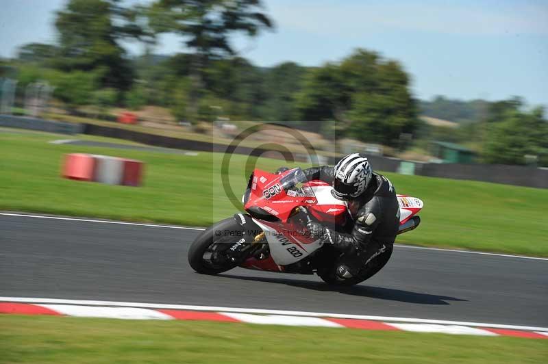 Motorcycle action photographs;event digital images;eventdigitalimages;no limits trackday;oulton park;oulton park circuit cheshire;oulton park photographs;peter wileman photography;trackday;trackday digital images;trackday photos