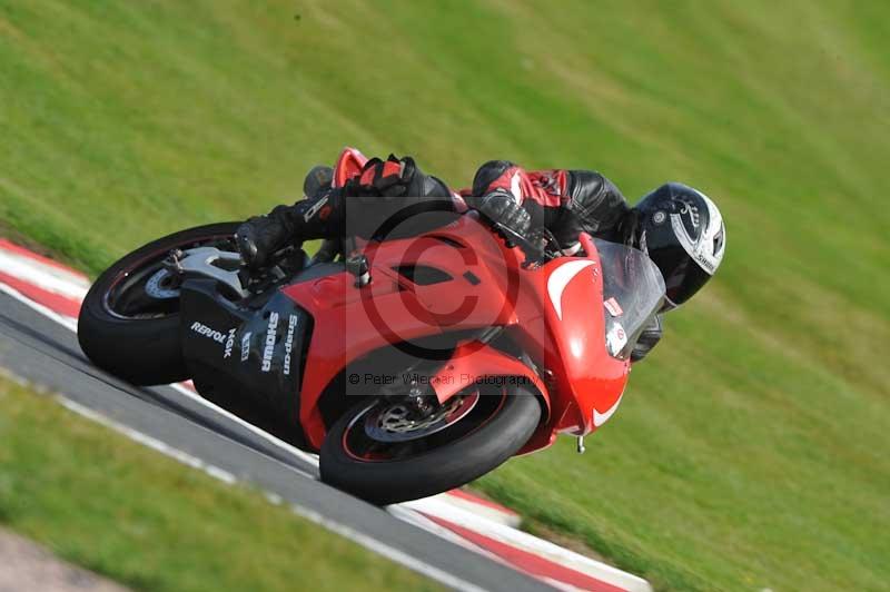 Motorcycle action photographs;event digital images;eventdigitalimages;no limits trackday;oulton park;oulton park circuit cheshire;oulton park photographs;peter wileman photography;trackday;trackday digital images;trackday photos