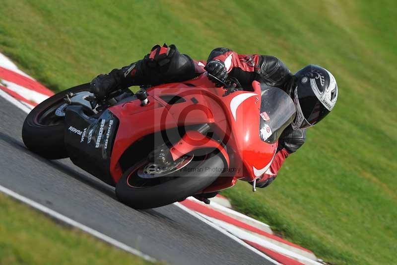 Motorcycle action photographs;event digital images;eventdigitalimages;no limits trackday;oulton park;oulton park circuit cheshire;oulton park photographs;peter wileman photography;trackday;trackday digital images;trackday photos