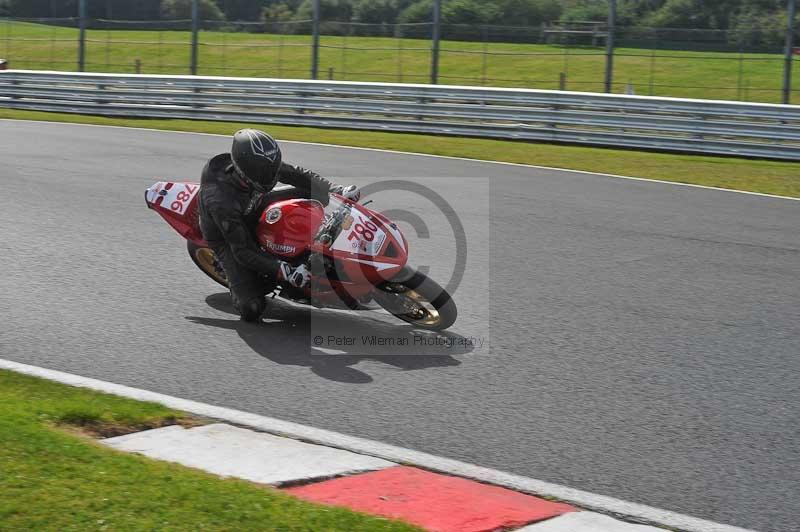 Motorcycle action photographs;event digital images;eventdigitalimages;no limits trackday;oulton park;oulton park circuit cheshire;oulton park photographs;peter wileman photography;trackday;trackday digital images;trackday photos