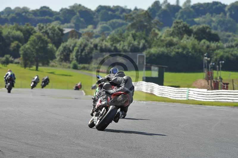 Motorcycle action photographs;event digital images;eventdigitalimages;no limits trackday;oulton park;oulton park circuit cheshire;oulton park photographs;peter wileman photography;trackday;trackday digital images;trackday photos