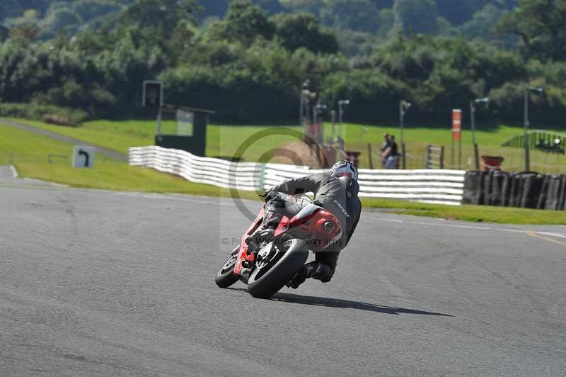Motorcycle action photographs;event digital images;eventdigitalimages;no limits trackday;oulton park;oulton park circuit cheshire;oulton park photographs;peter wileman photography;trackday;trackday digital images;trackday photos
