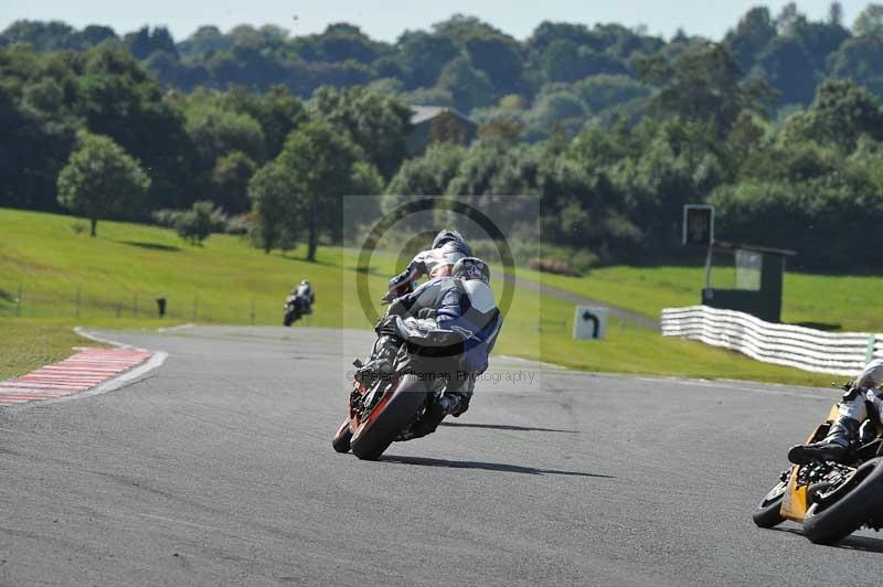 Motorcycle action photographs;event digital images;eventdigitalimages;no limits trackday;oulton park;oulton park circuit cheshire;oulton park photographs;peter wileman photography;trackday;trackday digital images;trackday photos