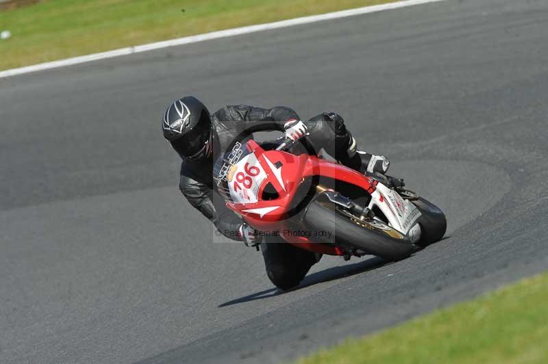 Motorcycle action photographs;event digital images;eventdigitalimages;no limits trackday;oulton park;oulton park circuit cheshire;oulton park photographs;peter wileman photography;trackday;trackday digital images;trackday photos