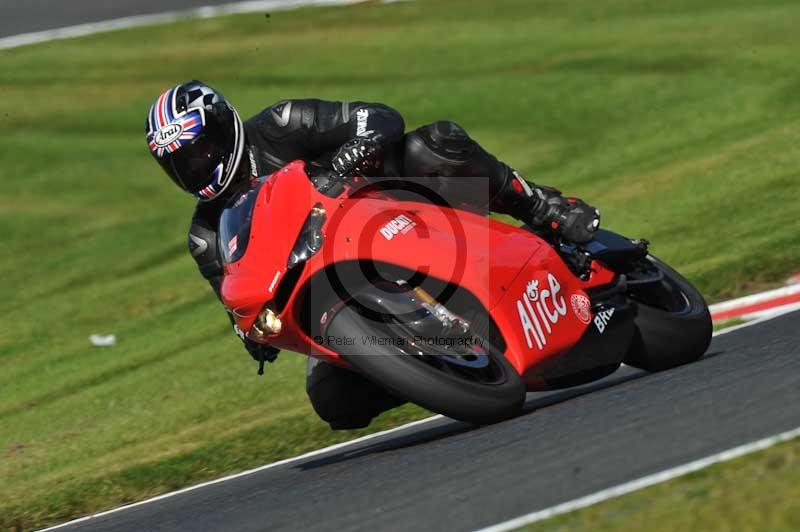 Motorcycle action photographs;event digital images;eventdigitalimages;no limits trackday;oulton park;oulton park circuit cheshire;oulton park photographs;peter wileman photography;trackday;trackday digital images;trackday photos