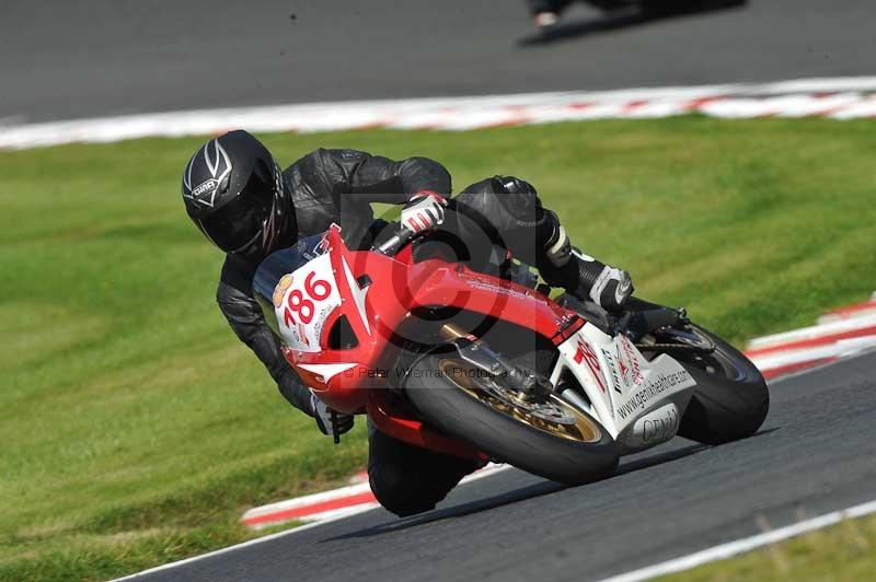 Motorcycle action photographs;event digital images;eventdigitalimages;no limits trackday;oulton park;oulton park circuit cheshire;oulton park photographs;peter wileman photography;trackday;trackday digital images;trackday photos