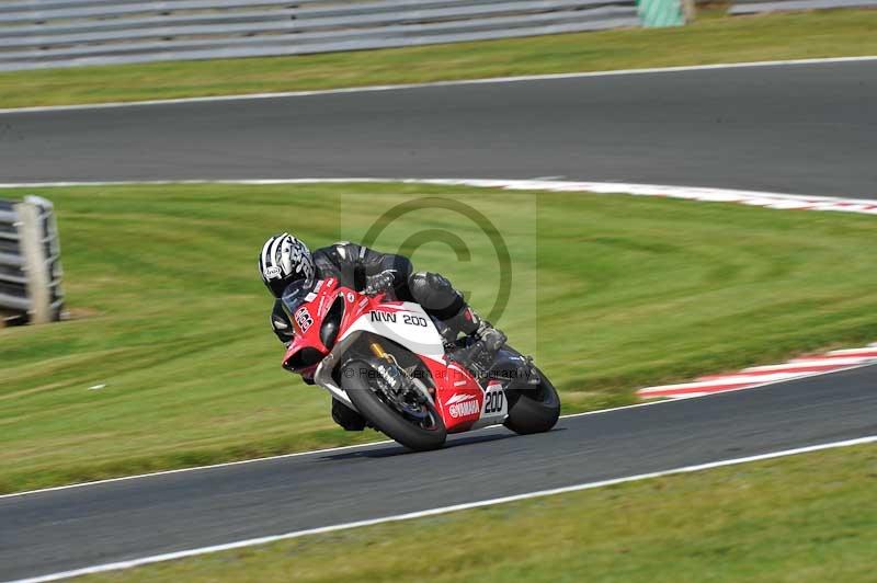 Motorcycle action photographs;event digital images;eventdigitalimages;no limits trackday;oulton park;oulton park circuit cheshire;oulton park photographs;peter wileman photography;trackday;trackday digital images;trackday photos