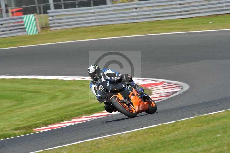 Motorcycle action photographs;event digital images;eventdigitalimages;no limits trackday;oulton park;oulton park circuit cheshire;oulton park photographs;peter wileman photography;trackday;trackday digital images;trackday photos