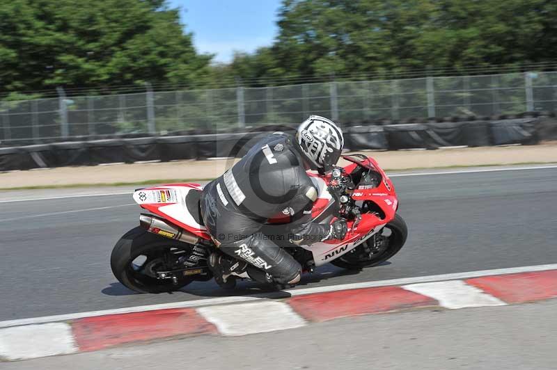 Motorcycle action photographs;event digital images;eventdigitalimages;no limits trackday;oulton park;oulton park circuit cheshire;oulton park photographs;peter wileman photography;trackday;trackday digital images;trackday photos