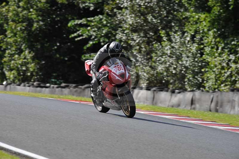 Motorcycle action photographs;event digital images;eventdigitalimages;no limits trackday;oulton park;oulton park circuit cheshire;oulton park photographs;peter wileman photography;trackday;trackday digital images;trackday photos