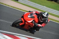 Motorcycle-action-photographs;event-digital-images;eventdigitalimages;no-limits-trackday;oulton-park;oulton-park-circuit-cheshire;oulton-park-photographs;peter-wileman-photography;trackday;trackday-digital-images;trackday-photos