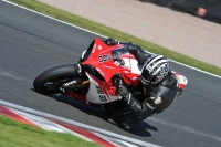 Motorcycle-action-photographs;event-digital-images;eventdigitalimages;no-limits-trackday;oulton-park;oulton-park-circuit-cheshire;oulton-park-photographs;peter-wileman-photography;trackday;trackday-digital-images;trackday-photos