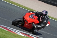 Motorcycle-action-photographs;event-digital-images;eventdigitalimages;no-limits-trackday;oulton-park;oulton-park-circuit-cheshire;oulton-park-photographs;peter-wileman-photography;trackday;trackday-digital-images;trackday-photos