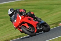Motorcycle-action-photographs;event-digital-images;eventdigitalimages;no-limits-trackday;oulton-park;oulton-park-circuit-cheshire;oulton-park-photographs;peter-wileman-photography;trackday;trackday-digital-images;trackday-photos