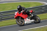 Motorcycle-action-photographs;event-digital-images;eventdigitalimages;no-limits-trackday;oulton-park;oulton-park-circuit-cheshire;oulton-park-photographs;peter-wileman-photography;trackday;trackday-digital-images;trackday-photos