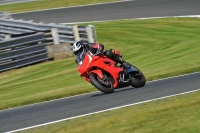 Motorcycle-action-photographs;event-digital-images;eventdigitalimages;no-limits-trackday;oulton-park;oulton-park-circuit-cheshire;oulton-park-photographs;peter-wileman-photography;trackday;trackday-digital-images;trackday-photos