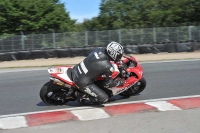 Motorcycle-action-photographs;event-digital-images;eventdigitalimages;no-limits-trackday;oulton-park;oulton-park-circuit-cheshire;oulton-park-photographs;peter-wileman-photography;trackday;trackday-digital-images;trackday-photos