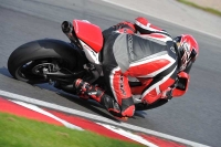 Motorcycle-action-photographs;event-digital-images;eventdigitalimages;no-limits-trackday;oulton-park;oulton-park-circuit-cheshire;oulton-park-photographs;peter-wileman-photography;trackday;trackday-digital-images;trackday-photos