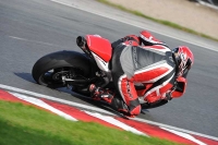Motorcycle-action-photographs;event-digital-images;eventdigitalimages;no-limits-trackday;oulton-park;oulton-park-circuit-cheshire;oulton-park-photographs;peter-wileman-photography;trackday;trackday-digital-images;trackday-photos