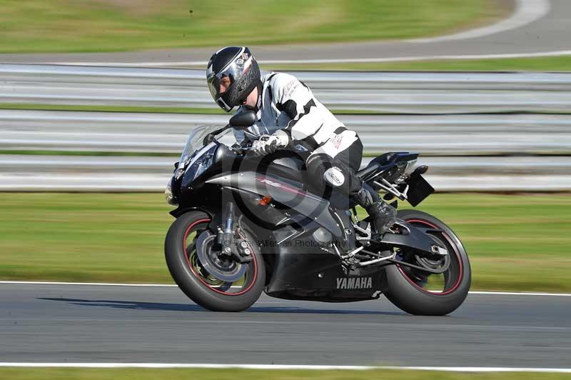 enduro digital images;event digital images;eventdigitalimages;no limits trackdays;oulton no limits trackday;oulton park cheshire;oulton trackday photographs;peter wileman photography;racing digital images;trackday digital images;trackday photos