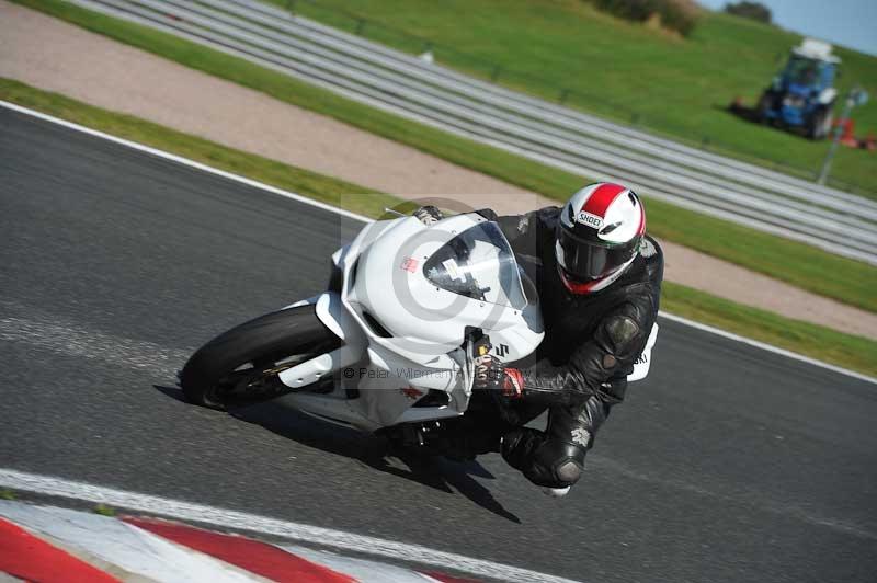 enduro digital images;event digital images;eventdigitalimages;no limits trackdays;oulton no limits trackday;oulton park cheshire;oulton trackday photographs;peter wileman photography;racing digital images;trackday digital images;trackday photos