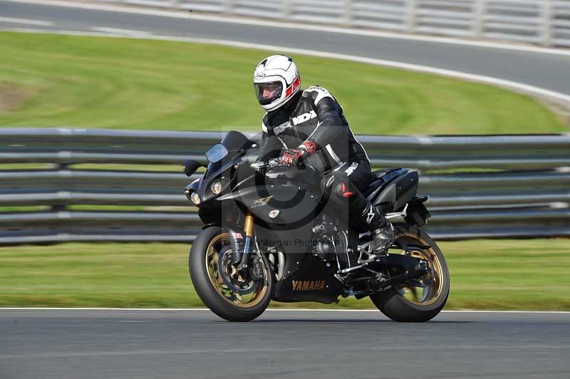 enduro digital images;event digital images;eventdigitalimages;no limits trackdays;oulton no limits trackday;oulton park cheshire;oulton trackday photographs;peter wileman photography;racing digital images;trackday digital images;trackday photos