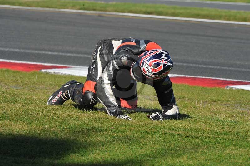 enduro digital images;event digital images;eventdigitalimages;no limits trackdays;oulton no limits trackday;oulton park cheshire;oulton trackday photographs;peter wileman photography;racing digital images;trackday digital images;trackday photos