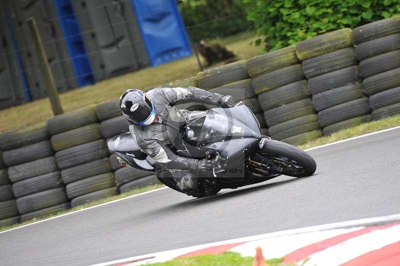 Motorcycle action photographs;Trackday digital images;cadwell;cadwell park photographs;event digital images;eventdigitalimages;motor racing louth lincolnshire;no limits trackdays;peter wileman photography;trackday;trackday photos