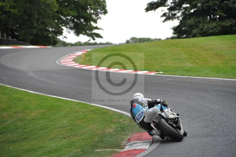 Motorcycle action photographs;Trackday digital images;cadwell;cadwell park photographs;event digital images;eventdigitalimages;motor racing louth lincolnshire;no limits trackdays;peter wileman photography;trackday;trackday photos