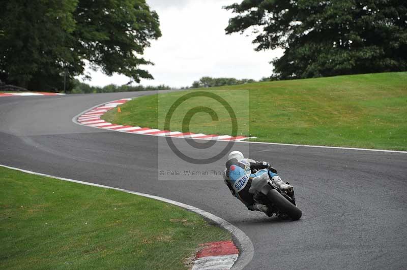 Motorcycle action photographs;Trackday digital images;cadwell;cadwell park photographs;event digital images;eventdigitalimages;motor racing louth lincolnshire;no limits trackdays;peter wileman photography;trackday;trackday photos