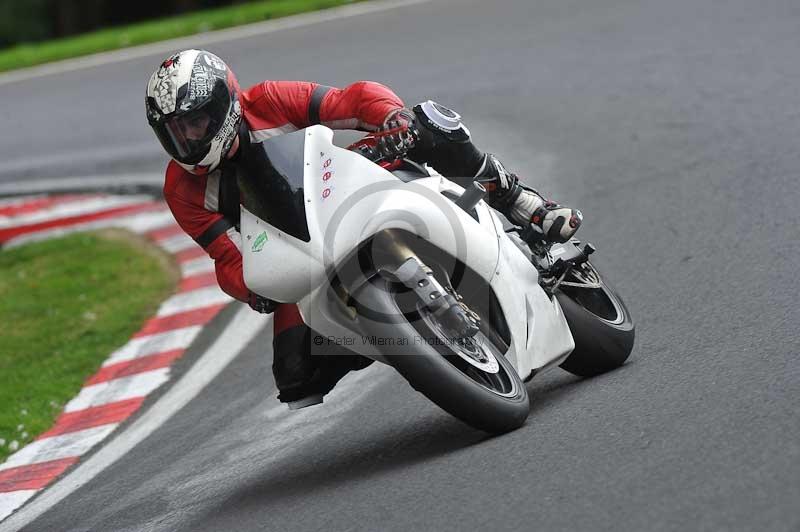 Motorcycle action photographs;Trackday digital images;cadwell;cadwell park photographs;event digital images;eventdigitalimages;motor racing louth lincolnshire;no limits trackdays;peter wileman photography;trackday;trackday photos