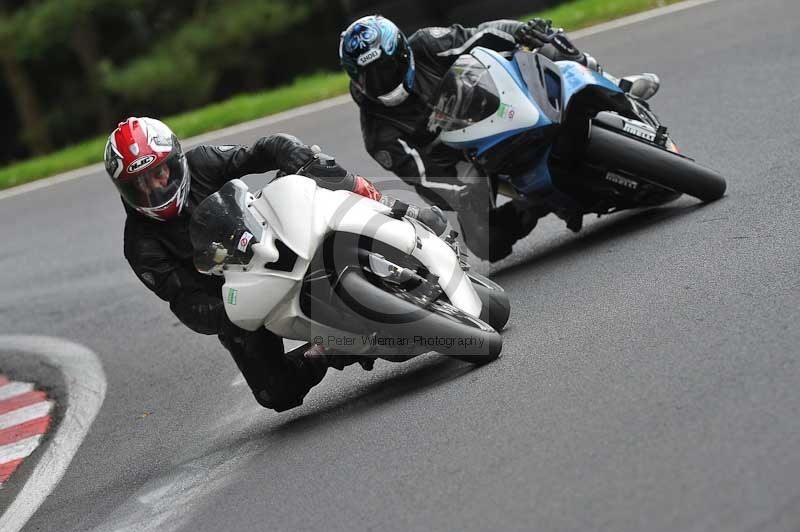 Motorcycle action photographs;Trackday digital images;cadwell;cadwell park photographs;event digital images;eventdigitalimages;motor racing louth lincolnshire;no limits trackdays;peter wileman photography;trackday;trackday photos