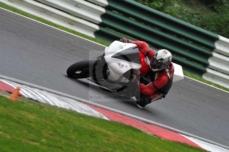 Motorcycle action photographs;Trackday digital images;cadwell;cadwell park photographs;event digital images;eventdigitalimages;motor racing louth lincolnshire;no limits trackdays;peter wileman photography;trackday;trackday photos